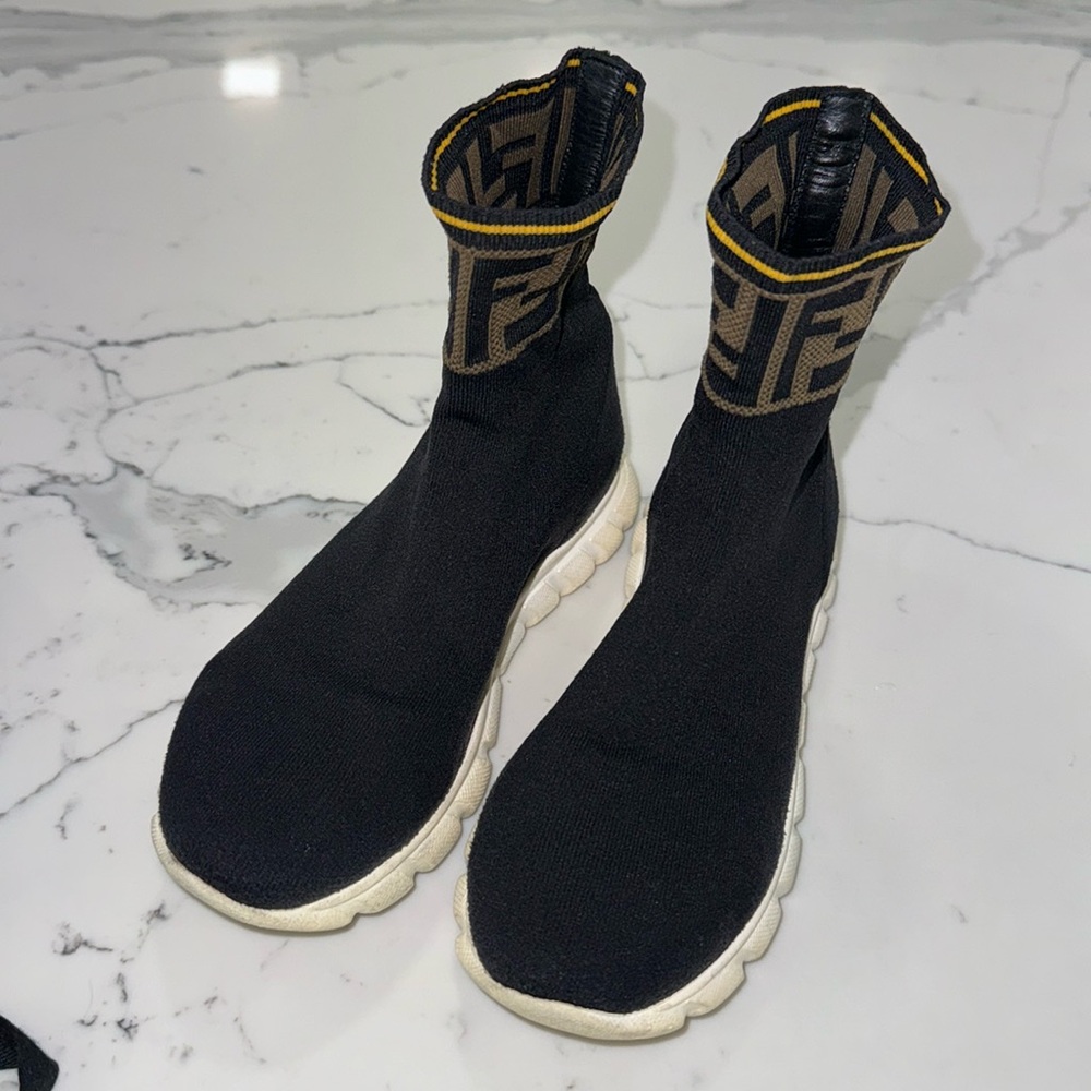 Fendi sneakers euro size 32/ is 13-13.5